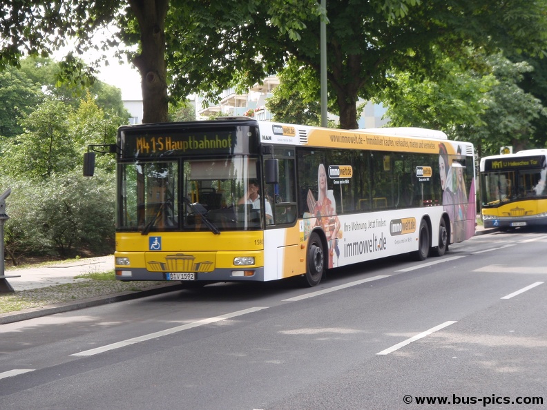 Sonnenallee / Baumschulenstr. -- Linie M41 -- BVG 1592