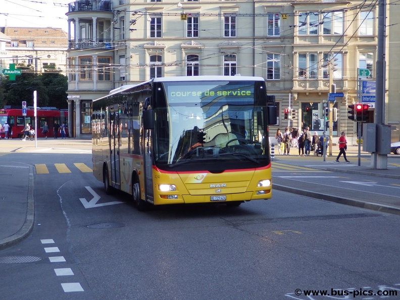 Bern, Schanzenstrasse -- Dienstfahrt -- PostAuto 424