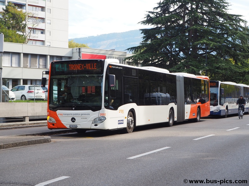 Carouge-Tours -- ligne 45 -- Genève-Tours (TPG) 2052