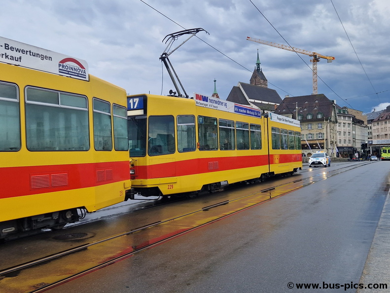 Rheingasse -- Linie 17 -- BLT 251+229
