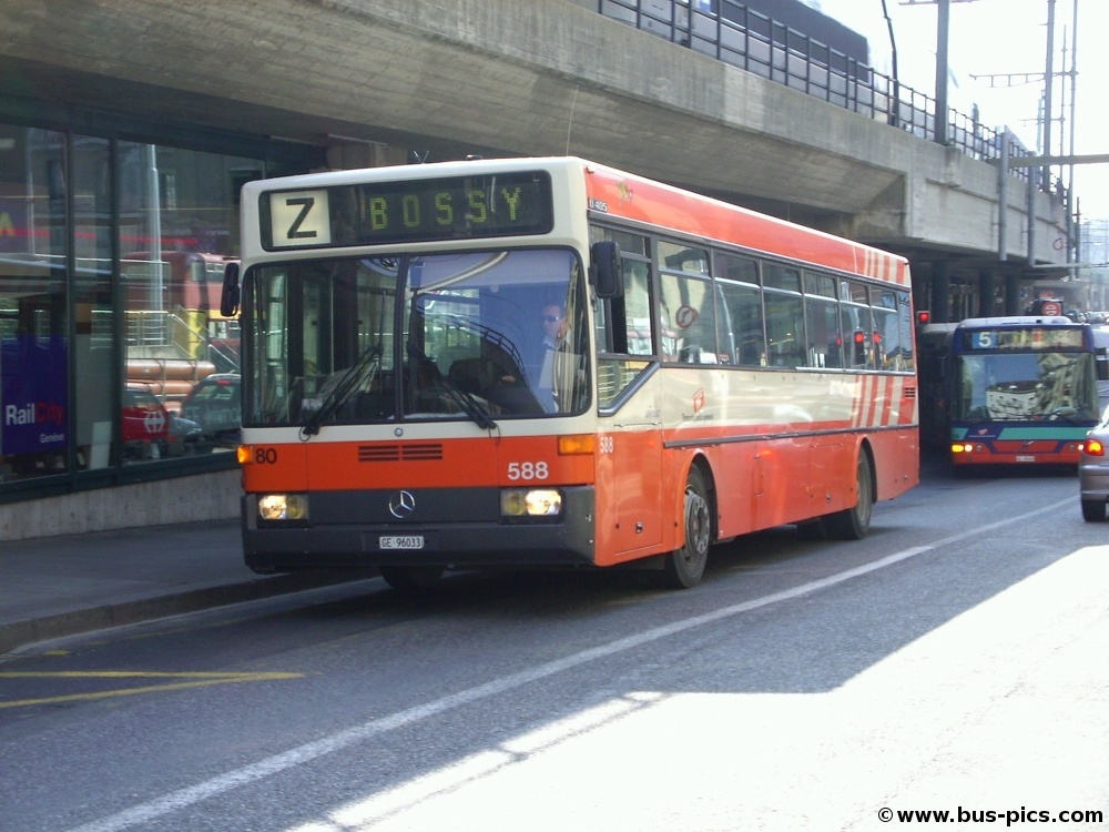Gare Cornavin -- ligne Z -- Dupraz Bus 80 / TPG 588