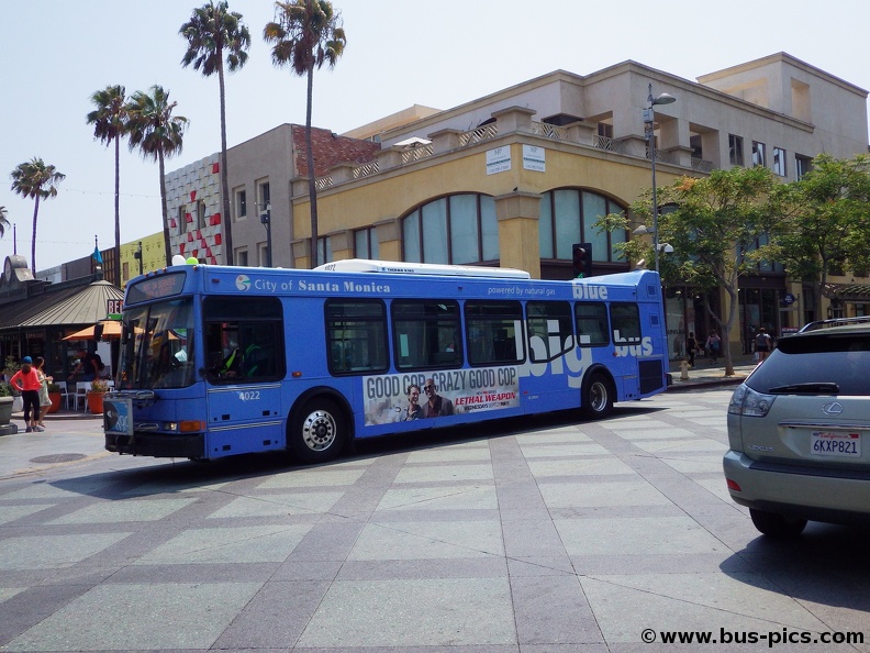 Santa Monica / 3rd St Promenade -- Out of service -- Big Blue Bus 4022
