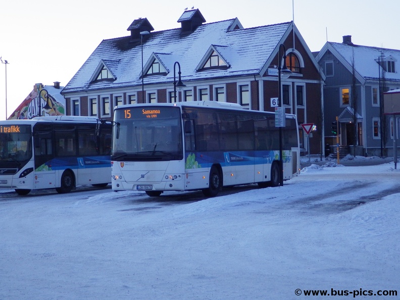 Harstad Bussterminal -- linje 15 -- Boreal Transport 40 / Troms fylkestrafikk N1335