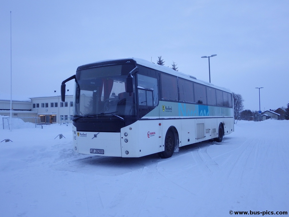 Bøstad skole -- Boreal Transport 684 / NO4684