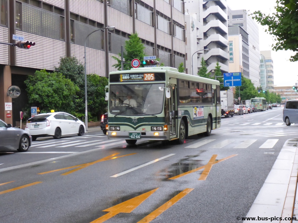 京都駅前 -- 205 -- 京都市営バス 6266