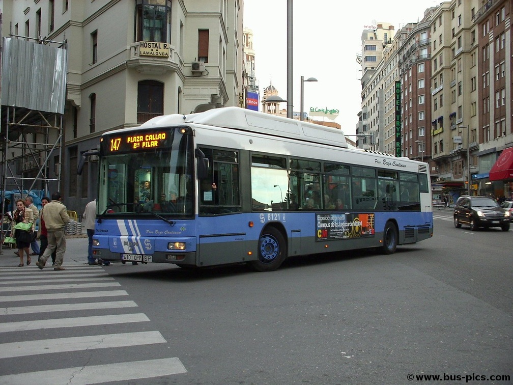 linea 147 -- EMT Madrid 8121