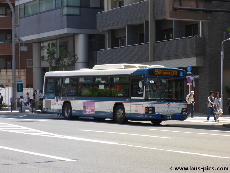 雷門一丁目 -- 新小59 -- 京成バス E295